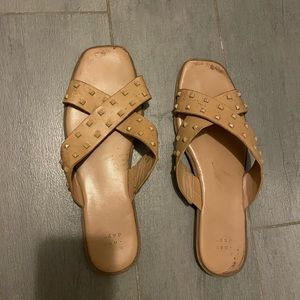Target sandals size 10 nude